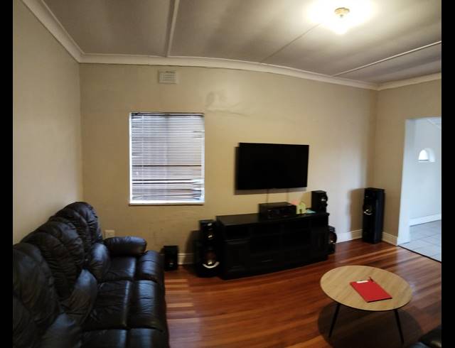 3 BEDROOM HOUSE FOR SALE IN VAN RIEBEECK HOOGTE